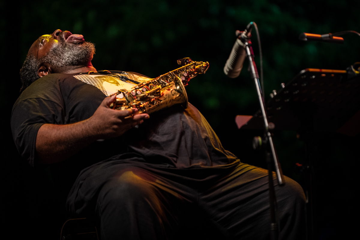 Darius_Jones_JazzEmAgosto_2025_By_Petra_Cvelbar.jpg