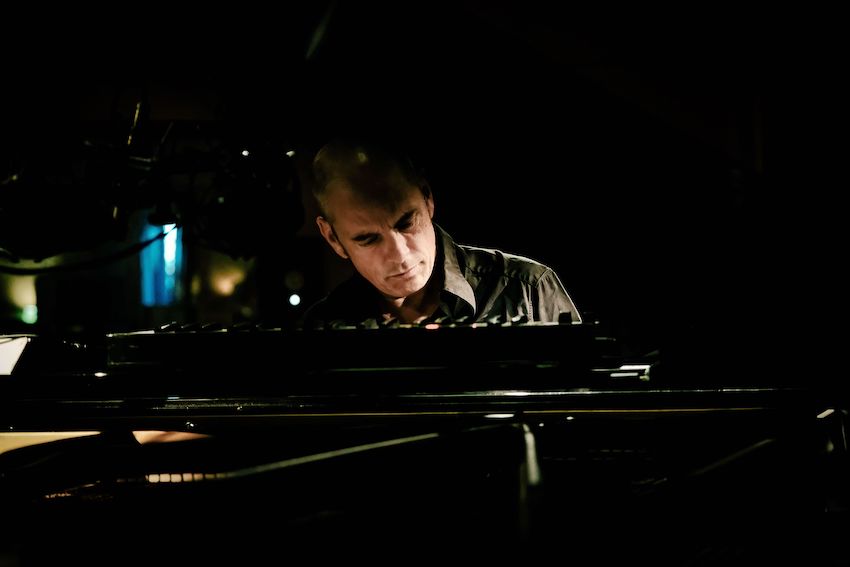 Tord_Gustavsen_playing_by_Sam_harfouche_copy_2.jpg