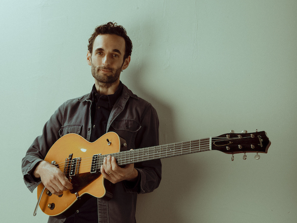 Julian Lage A Clear Sighted Squint