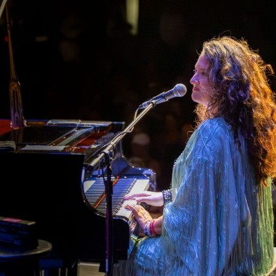 DB26_Nicole_Zuraitis_San_Jose_Summer_Fest_by_Robert_Birnbach.jpg