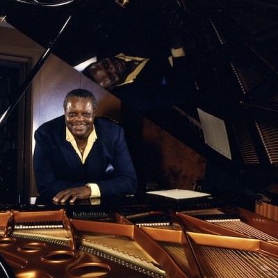 MAC1199_Oscar_Peterson_by_Al_Gilbert_CM_FRPS_300dpi_RGB_PR1_copy.jpeg