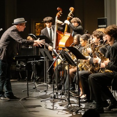 Wayne_Horvitz_doing_a_conduction_at_Whats_Going_On_2024_LisaHagenGlynn_copy.jpg