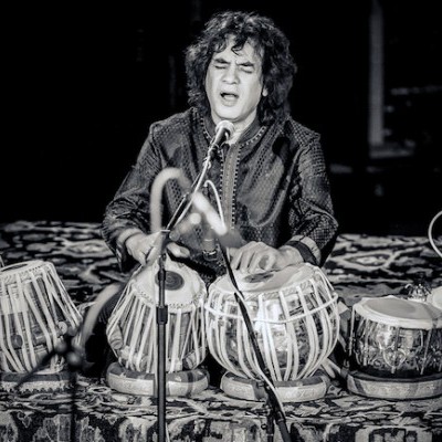 Zakir_Hussain_2011_Symphony_Center_copy.jpg